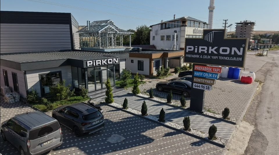 Günlük 1000 m² üretim kapasitesiyle sahaya daha hızlı teslimat